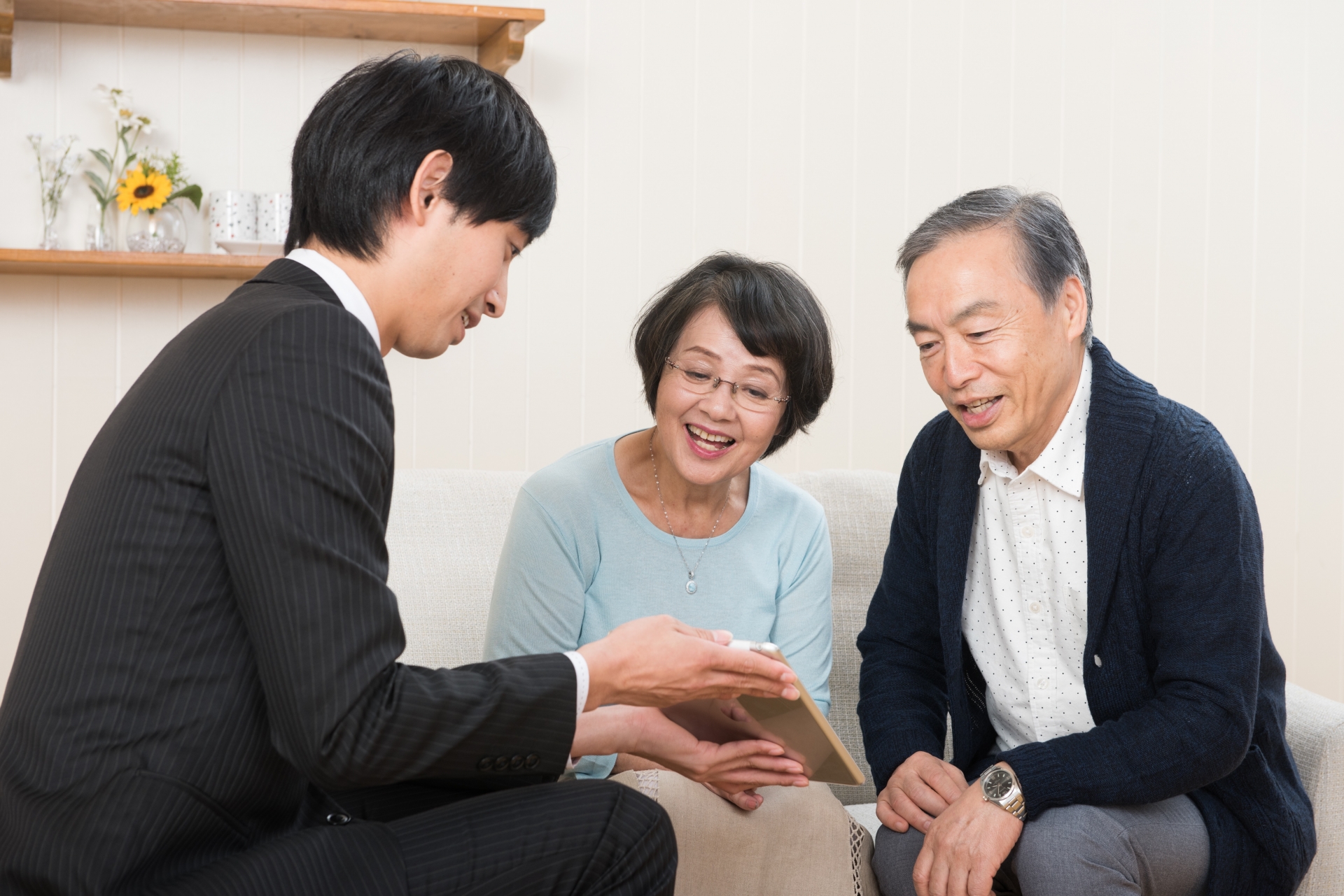 【堺市・松原市で実家を不動産相続する方へ】相続登記を司法書士に依頼する場合と自分で行う場合のメリット・デメリット比較